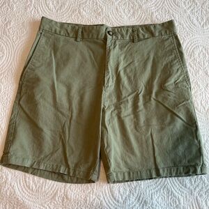 Old Navy Men’s Slim Green Shorts